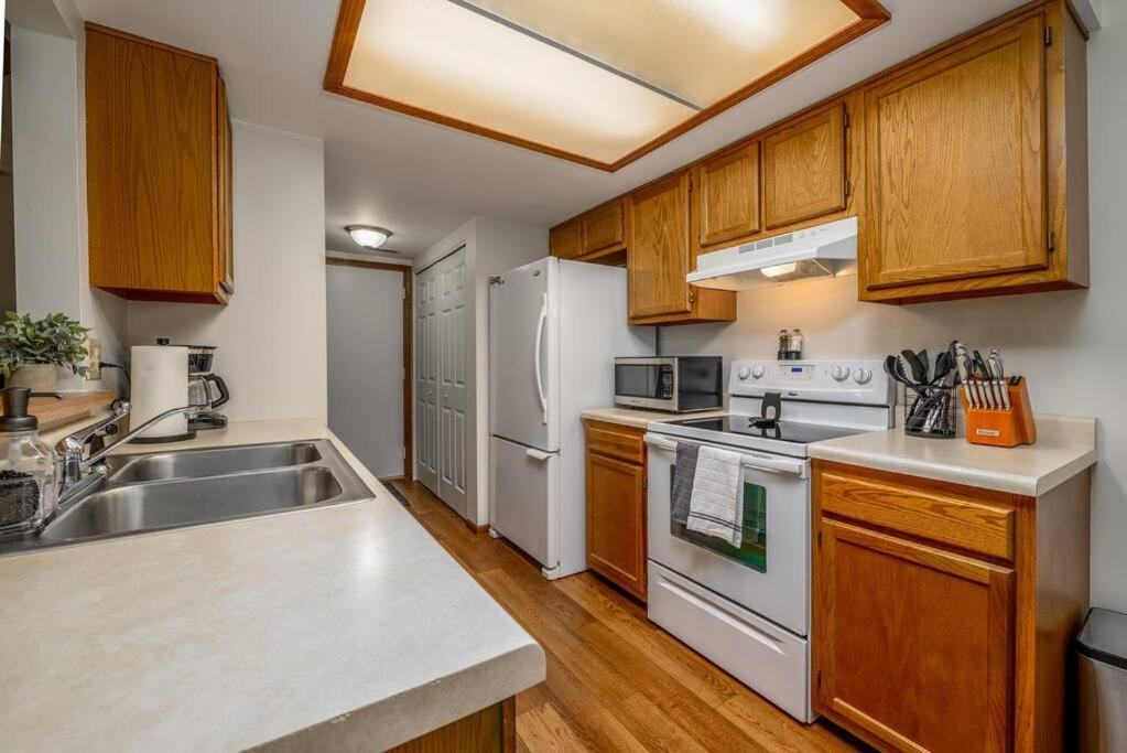Family Friendly And Quite 2 Bedroom Condo Close To Fun Fort Wayne Exteriér fotografie